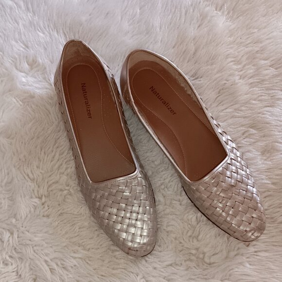 Gilded Bronze-tone Comfort - Beautiful Naturalizer Leather (upper) Flats - Picture 2 of 4